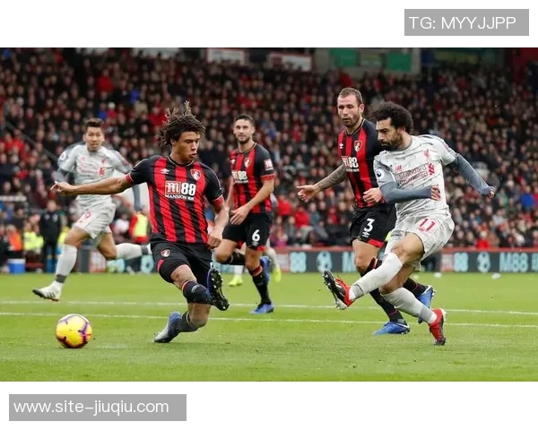 曼联主场迎战伯恩茅斯争夺英超积分榜关键战役